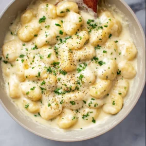 15 Minute Creamy Alfredo Gnocchi